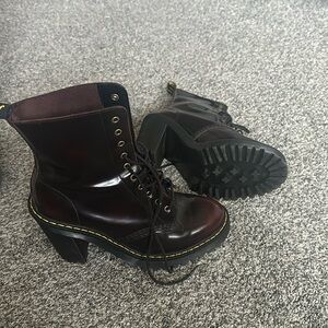 Dr. Marten shoes with heel
Burgundy and black color
